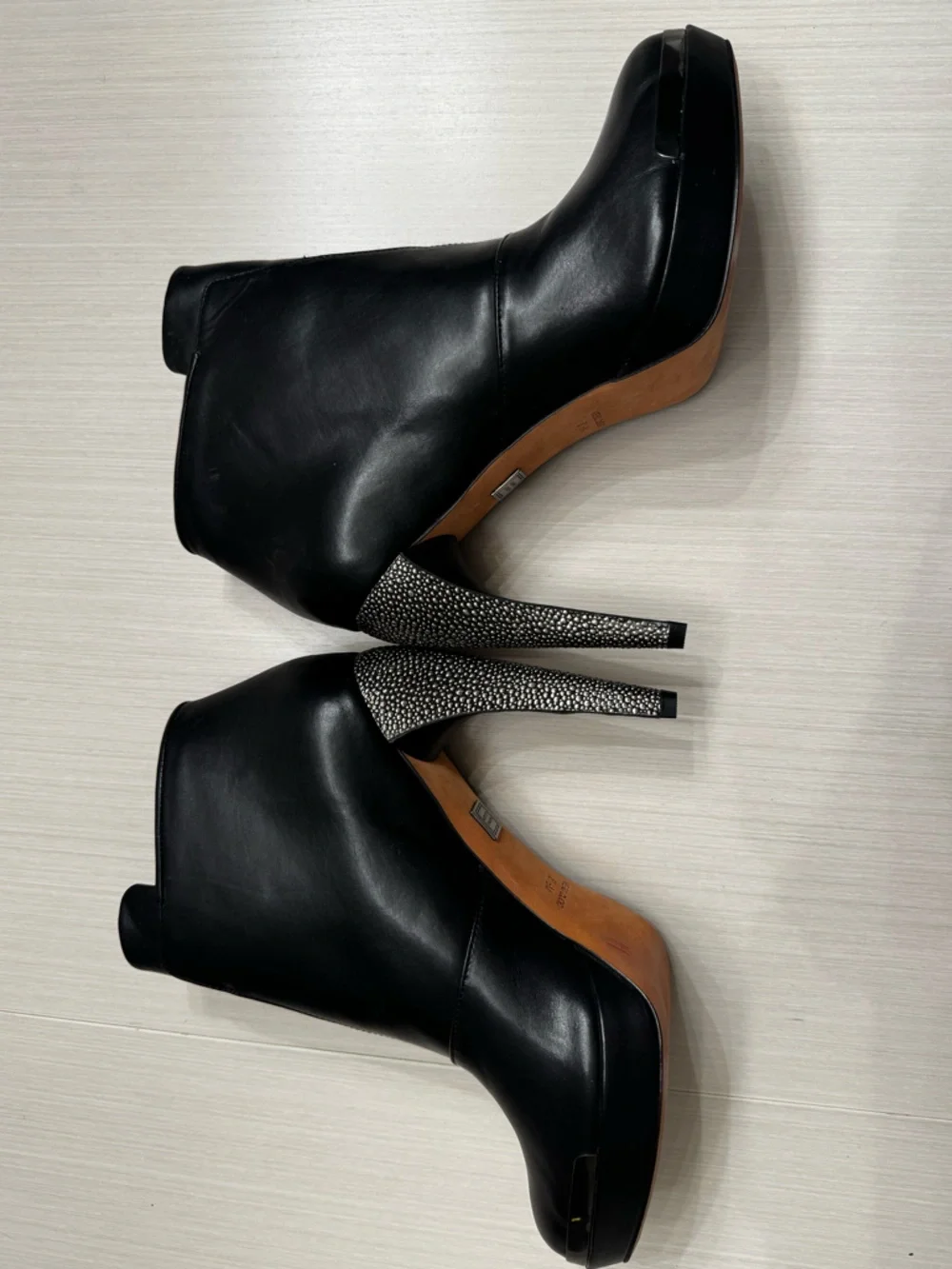 Hervé Léger Platform Ankle Boots Black Leather Metal Toe Heel 8.5 NWOT - Picture 5 of 10